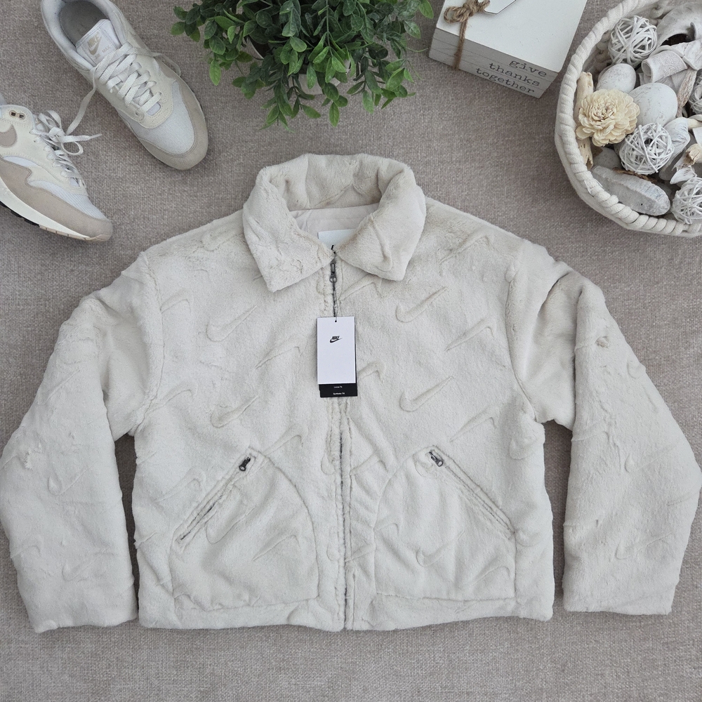 Nike Women's Sportswear Essentials Printed Plush Faux Fur Jacket Size Large